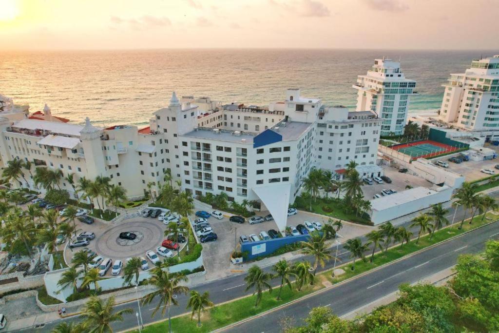Beachfront Studio With Ocean View كانكون المظهر الخارجي الصورة