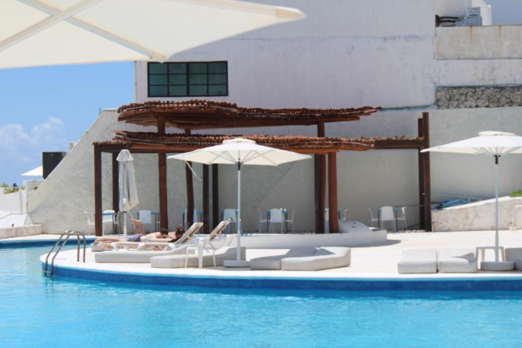 Beachfront Studio With Ocean View كانكون المظهر الخارجي الصورة