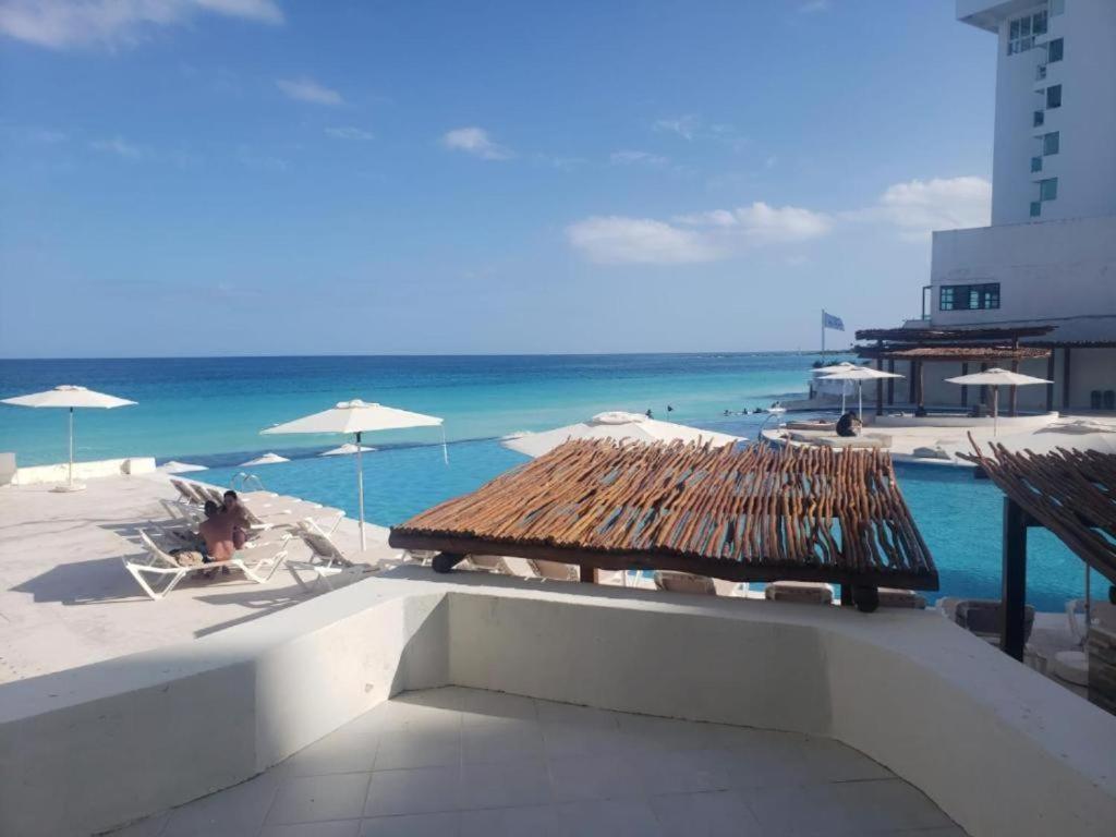 Beachfront Studio With Ocean View كانكون المظهر الخارجي الصورة